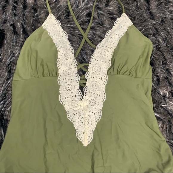 CUPSHE Olive Green Swimsuit - Picture 2 of 5